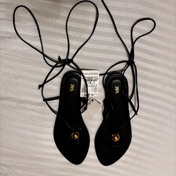 ZARA Sandals Black Wrap with Gold Tone Accent Size US 7 1/2 NWT - Picture 3 of 8